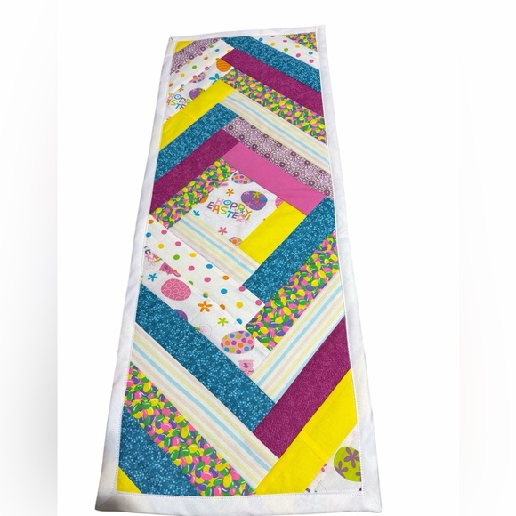 Handmade Easter table runner - Picture 8 of 8